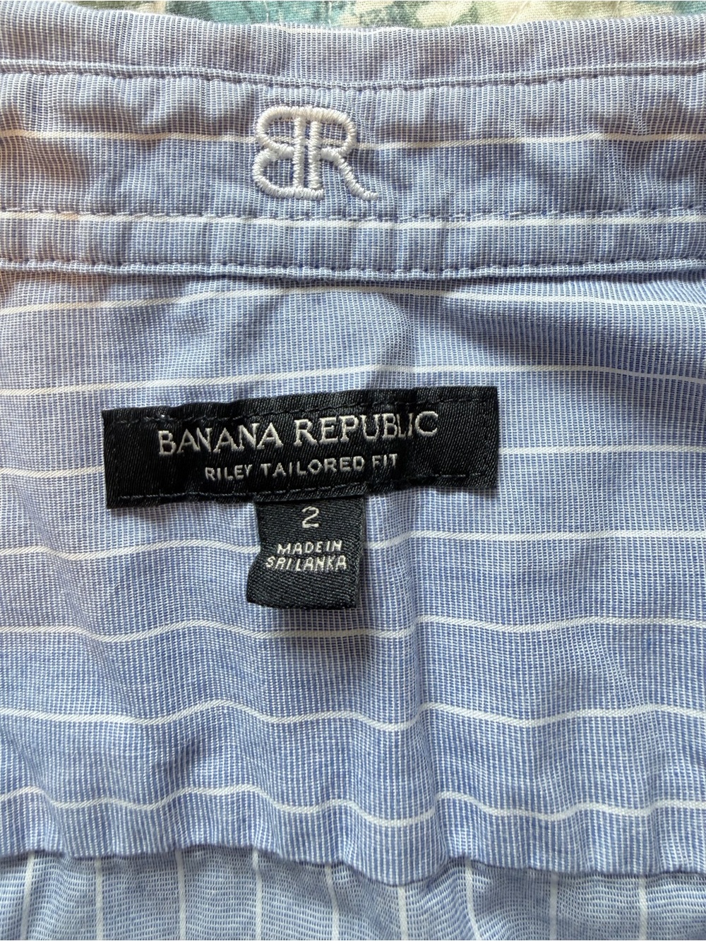 BANANA REPUBLIC Riley Tailored Fit Sleeveless Button-Front Shirt Blue Size 2 - Picture 4 of 5